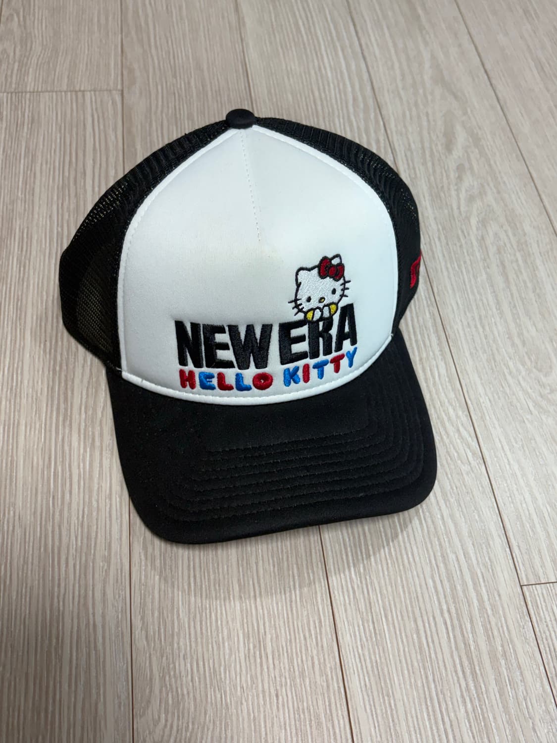뉴에라 헬로키티 A프레임 트러커 볼캡 상품이미지1