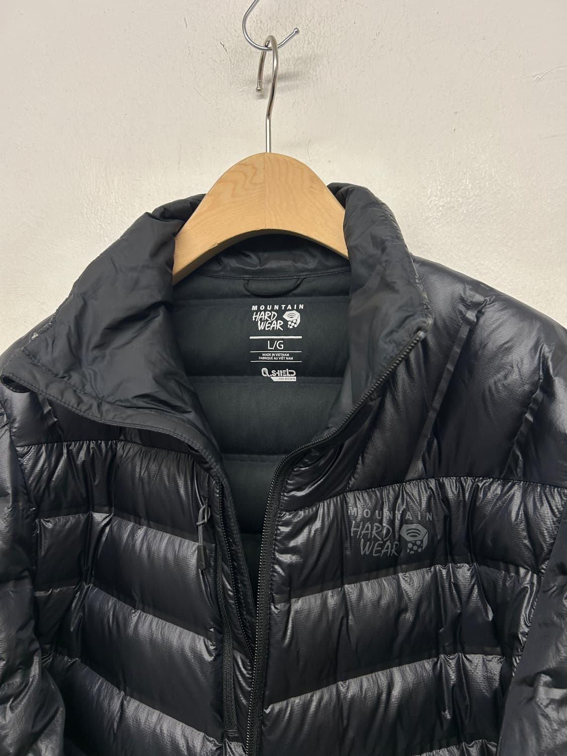 마운틴하드웨어 블랙 경량 패딩 상품이미지5