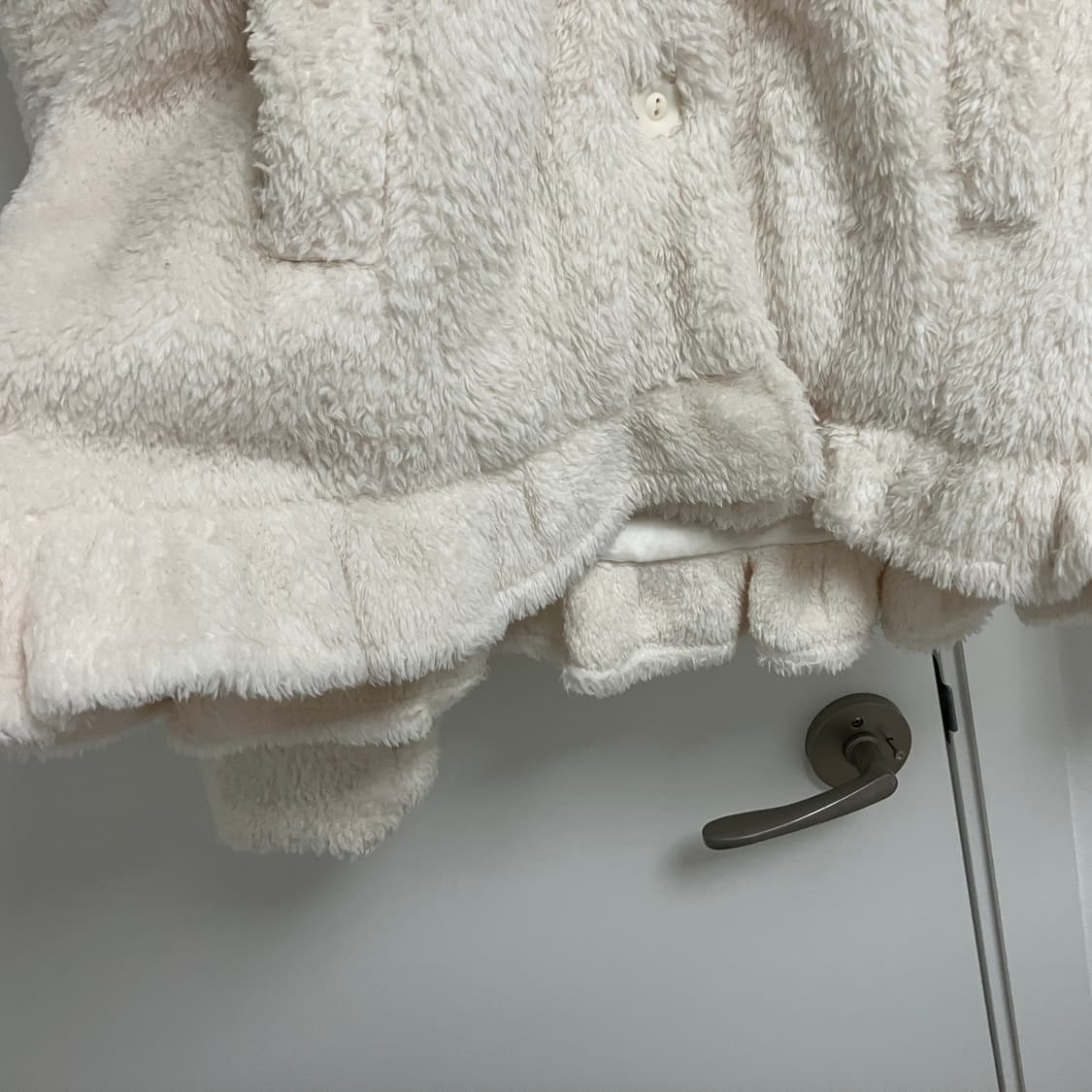 나이엔 플라워 프릴 에코 퍼 코트 상품이미지6