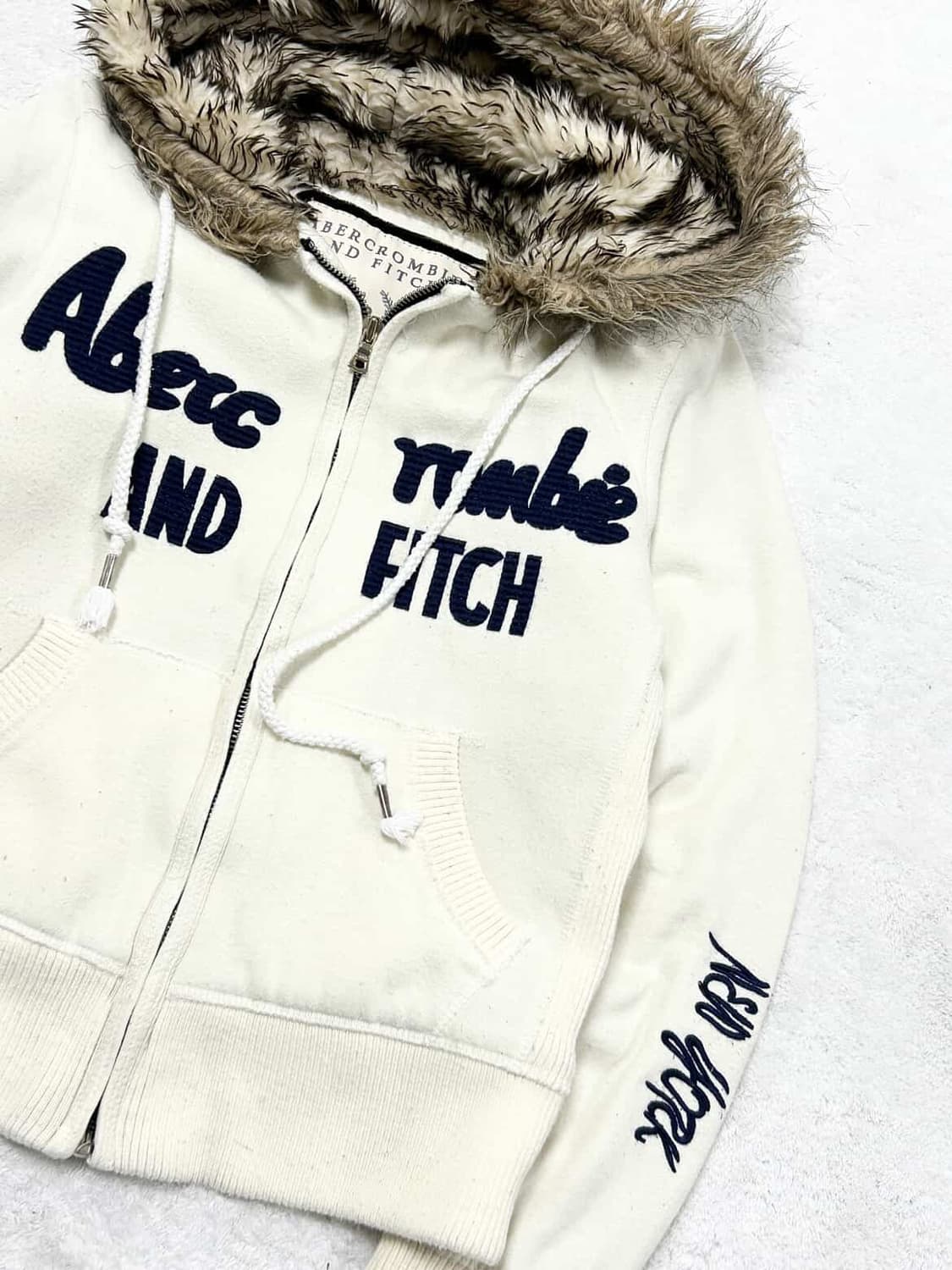 아베크롬비 크림 빅로고 울프죠 후드집업 상품이미지6