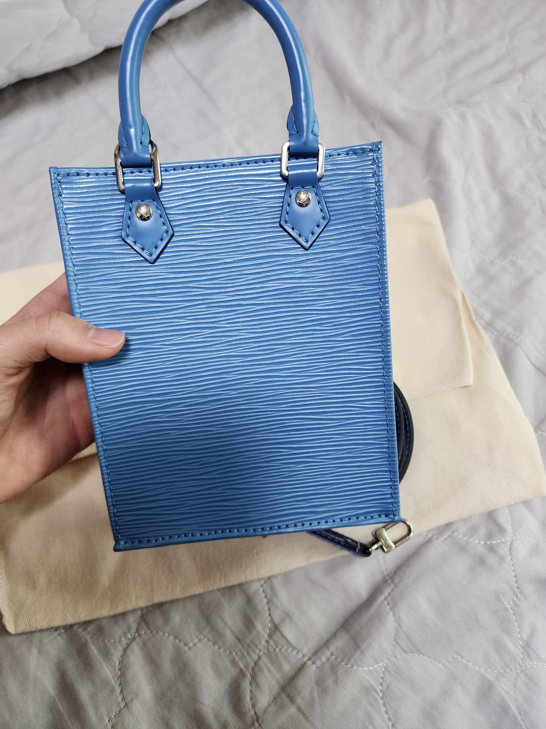 루이비통 에삐 쁘띠 삭플라 스카이 블루 스트랩포함 상품이미지2