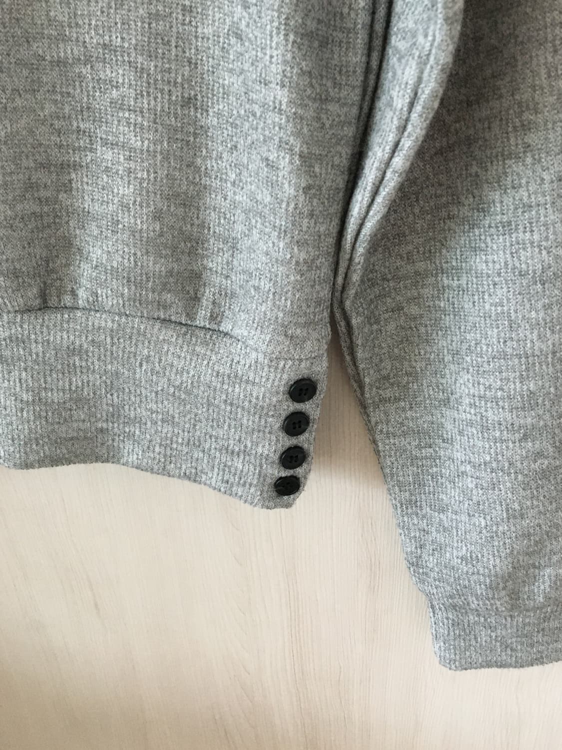 버튼 롱슬리브 니트 상품이미지2