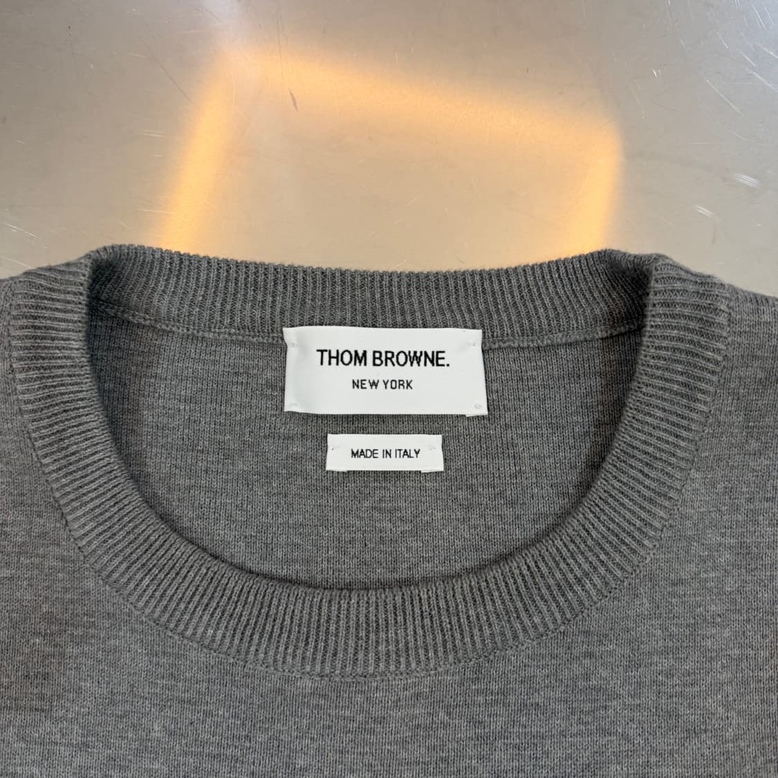톰브라운 밀라노스티치 암밴드 니트 상품이미지4