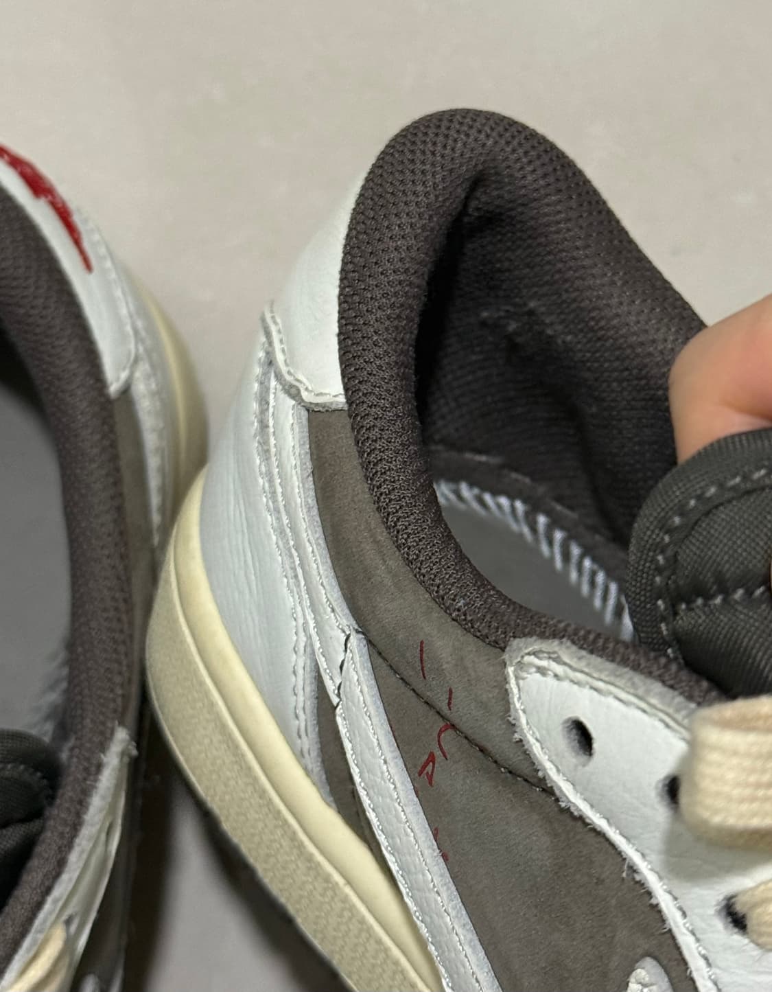 270 나이키 조던1로우 리버스 모카 스캇 상품이미지8