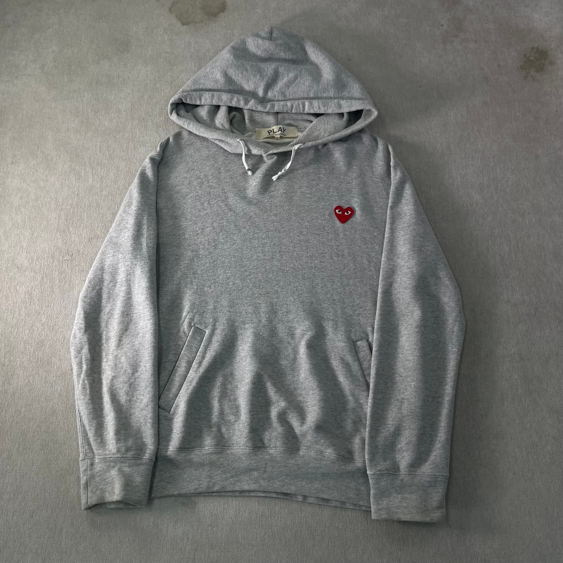 100 꼼데가르송 레드 하트와펜 그레이 후드티  상품이미지1