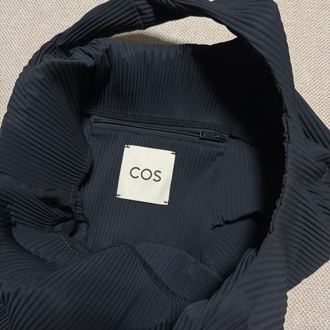 COS 코스 미니멀 플리츠백 숄더백 상품이미지2