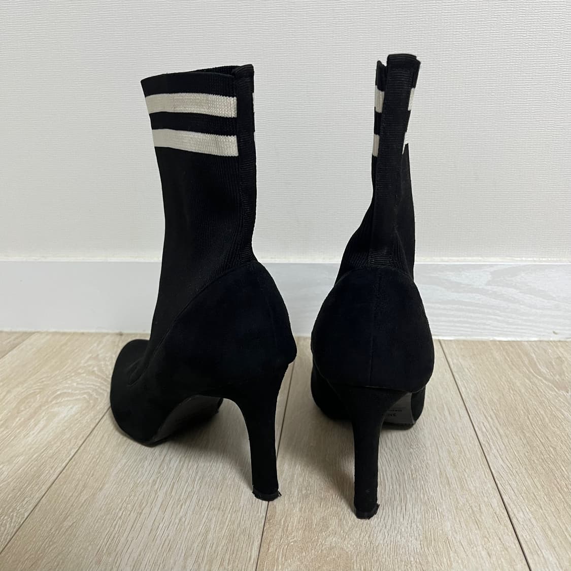 [SHOOPEN] 삭스 부츠 9cm / 245mm (스판 앵클 힐) 상품이미지2