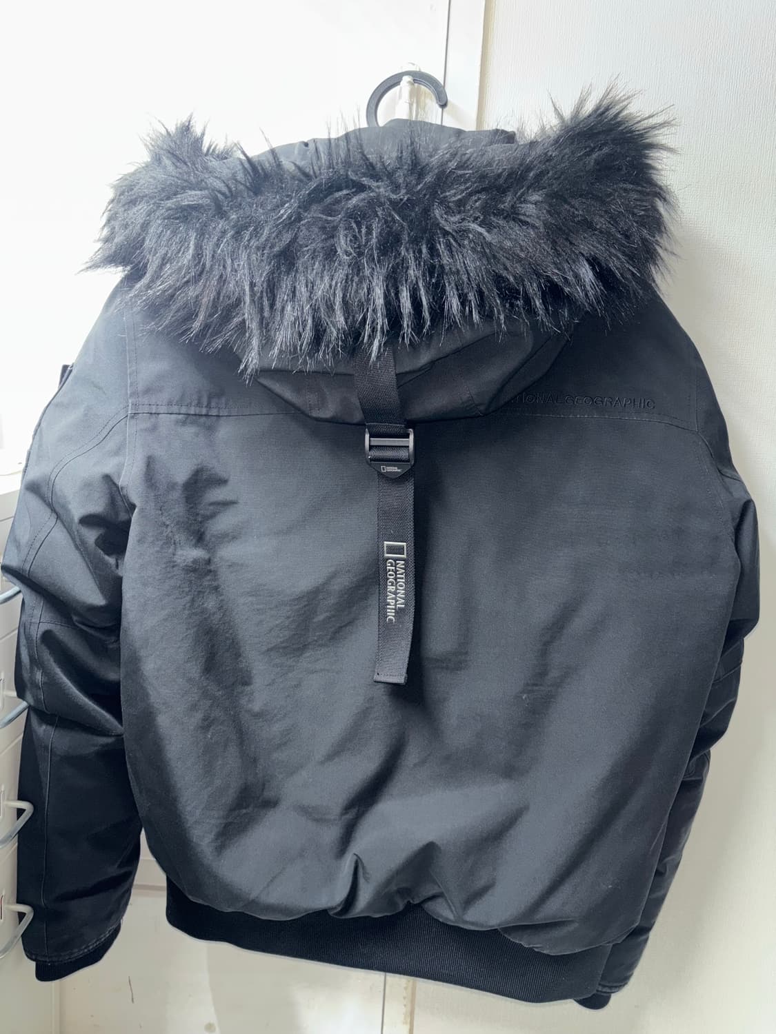 내셔널지오그래픽 유틸리티 숏패딩 블랙 상품이미지2