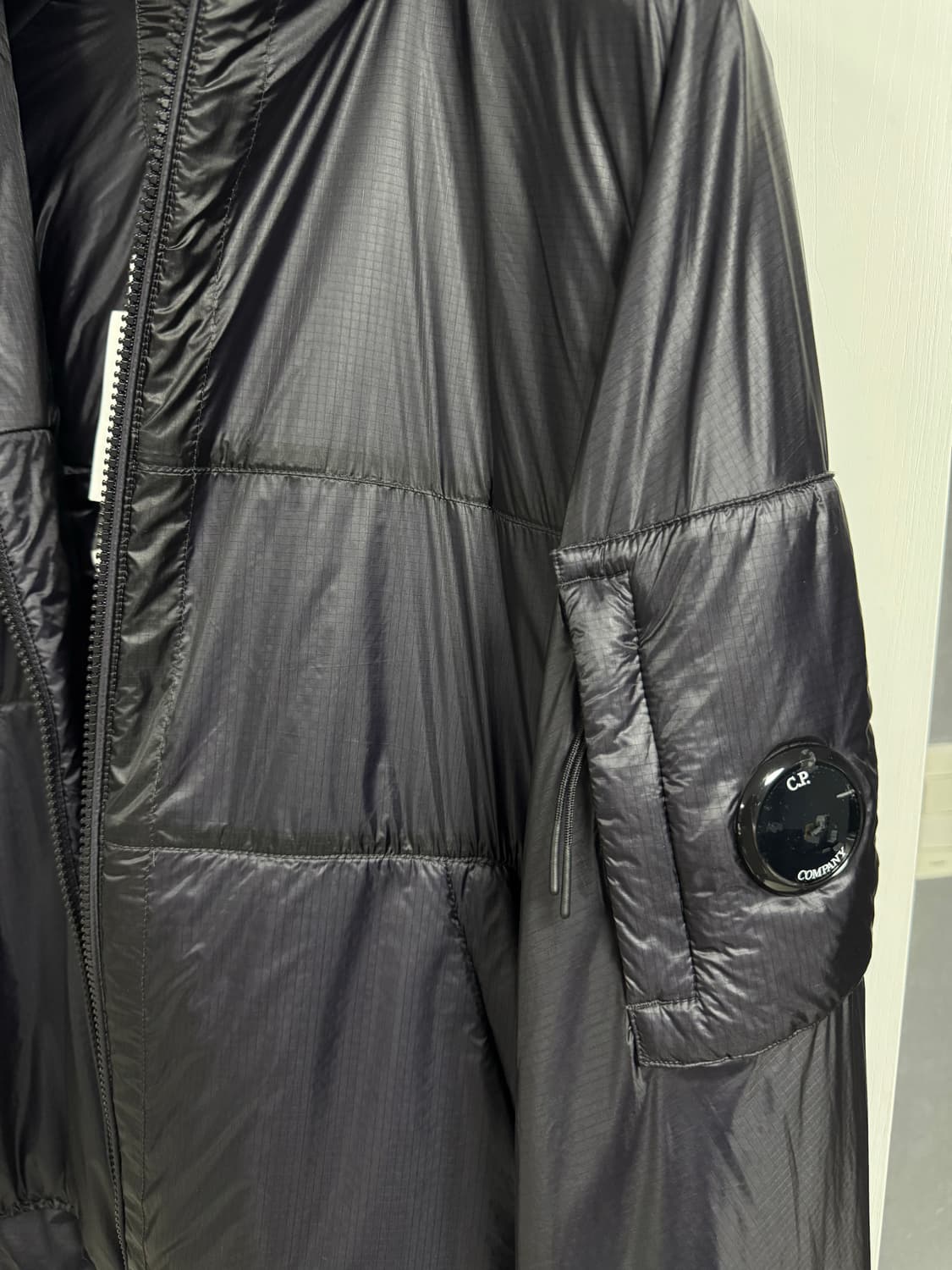cp컴퍼니 24fw 나다쉘 경량패딩M 상품이미지2