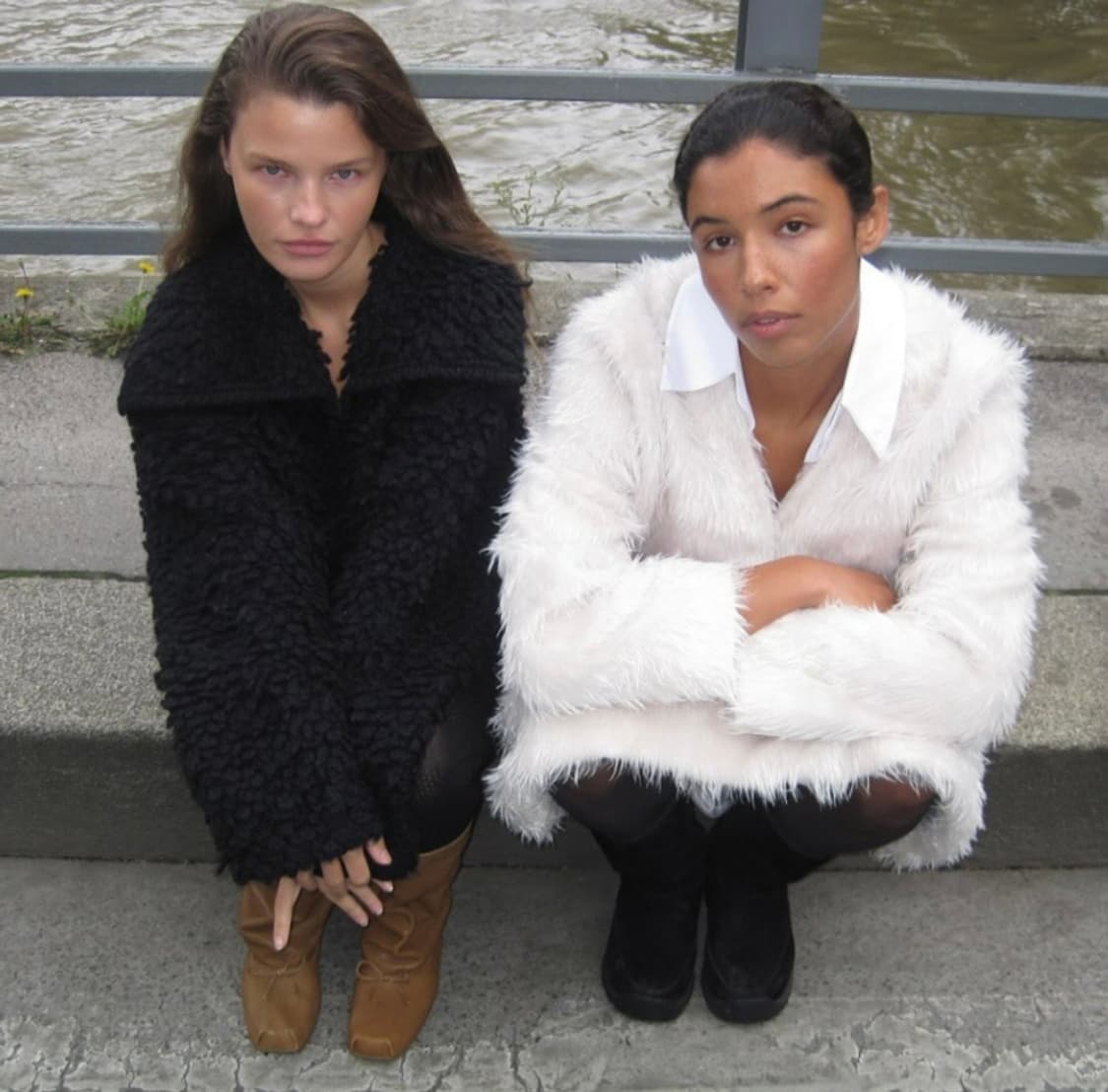 오픈와이와이 LOOPY KNIT CARDIGAN 블랙 상품이미지3