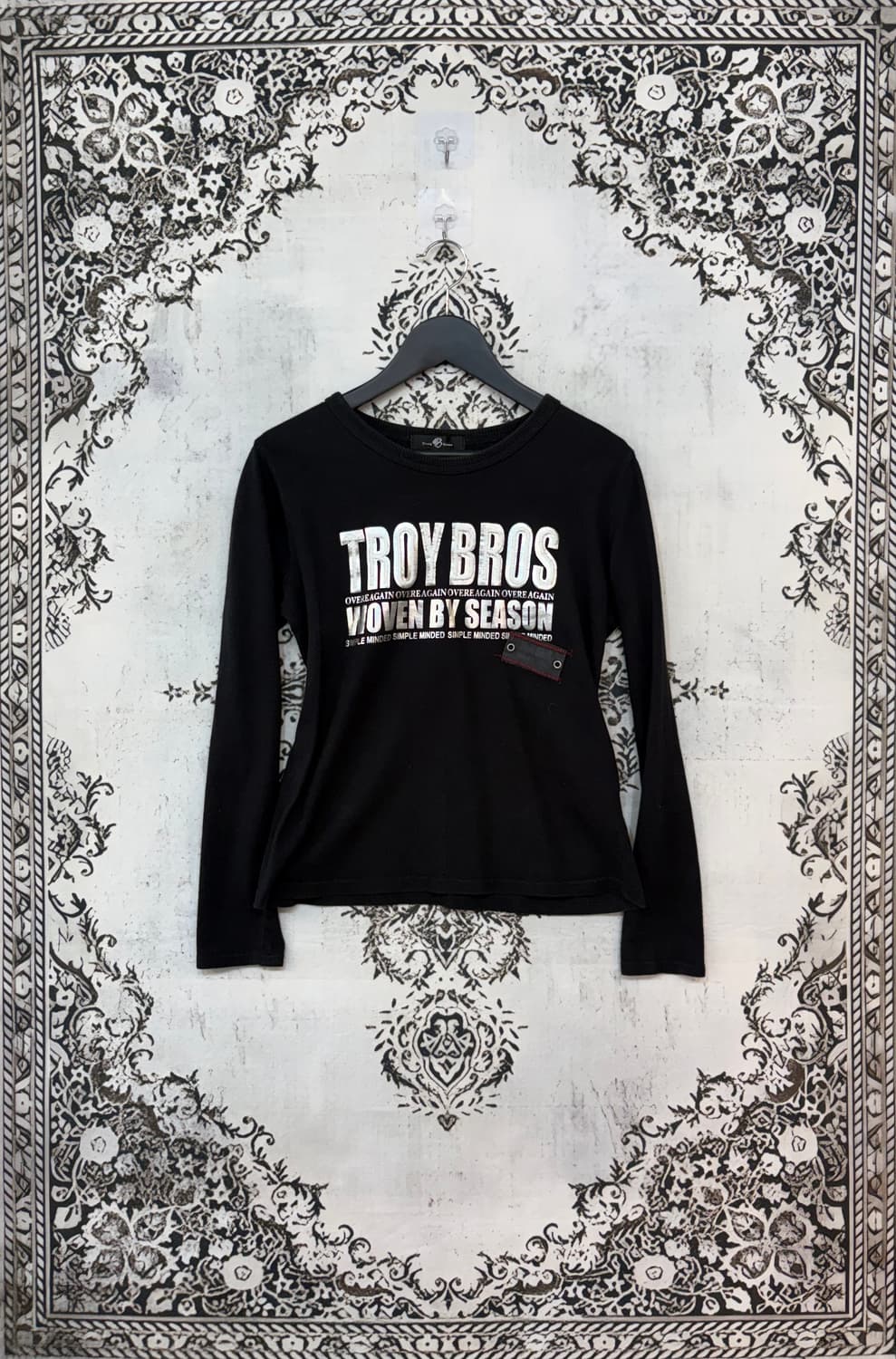 일본빈티지 Y2K 프린팅 스냅 디테일 롱슬리브 상품이미지1