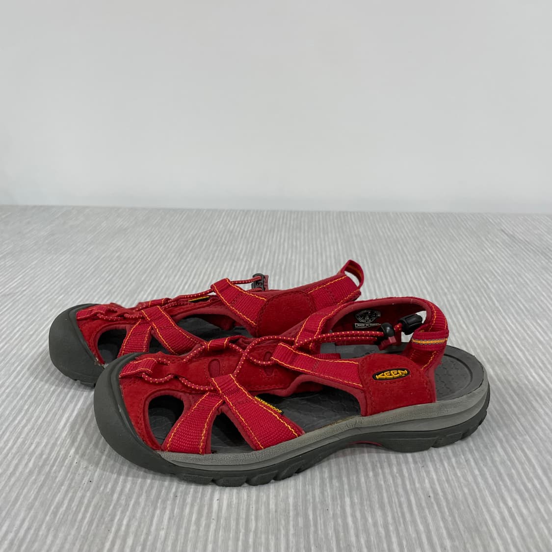 696) KEEN 킨 샌들 240mm 상품이미지3