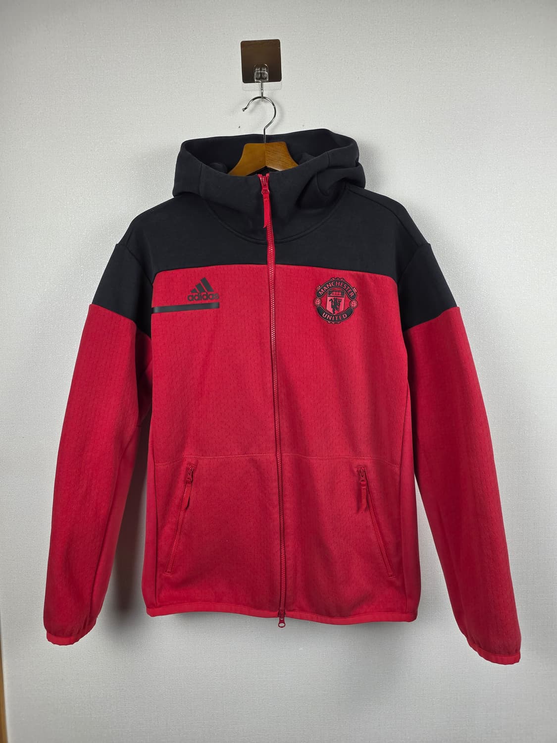 [희소] 아디다스 x 맨체스터유나이티드 ZNE 앤섬 자켓 XXL 상품이미지1