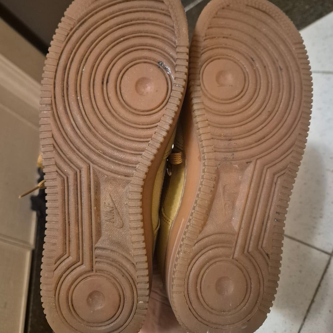 에어포스 된장 245 사이즈 판매해요 상품이미지5