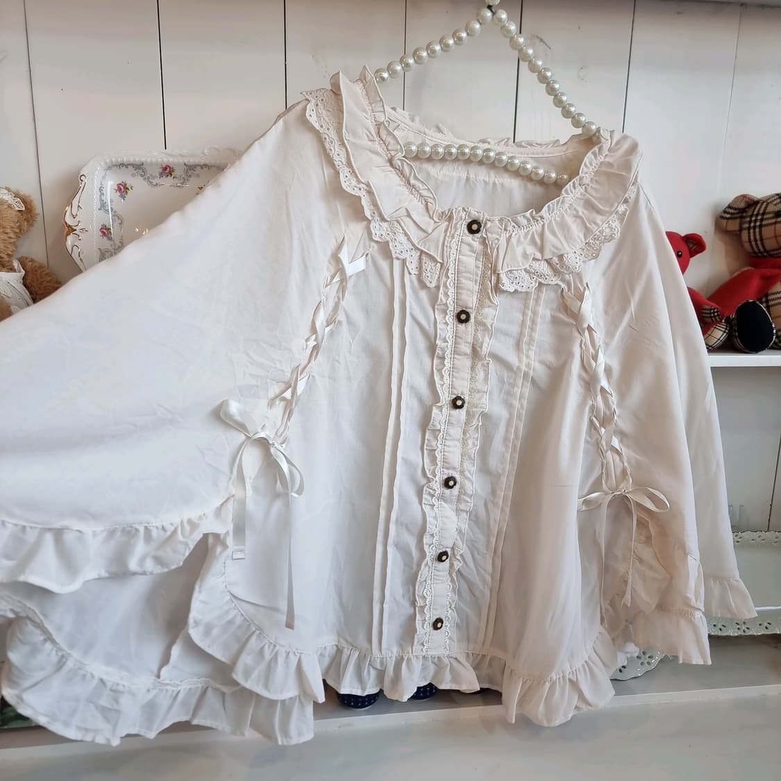 망또 디자인axes femme(액시즈팜) 로맨틱 레이스 블라우스 상품이미지2