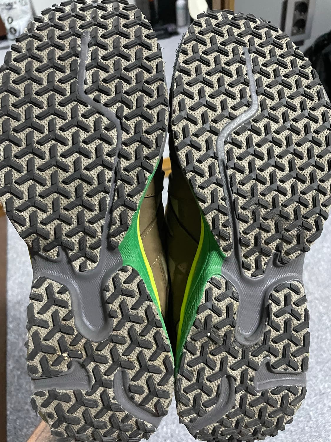 살로몬 x 더 브로큰 암 친칠라 티크 280 상품이미지4