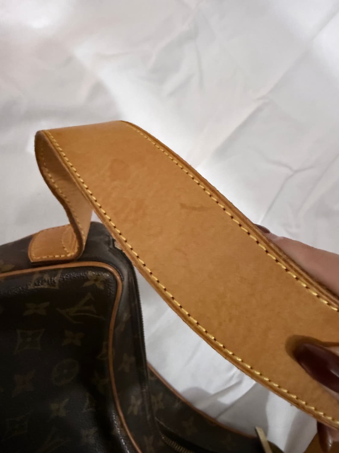 루이비통 크루아상 호보백 상품이미지4