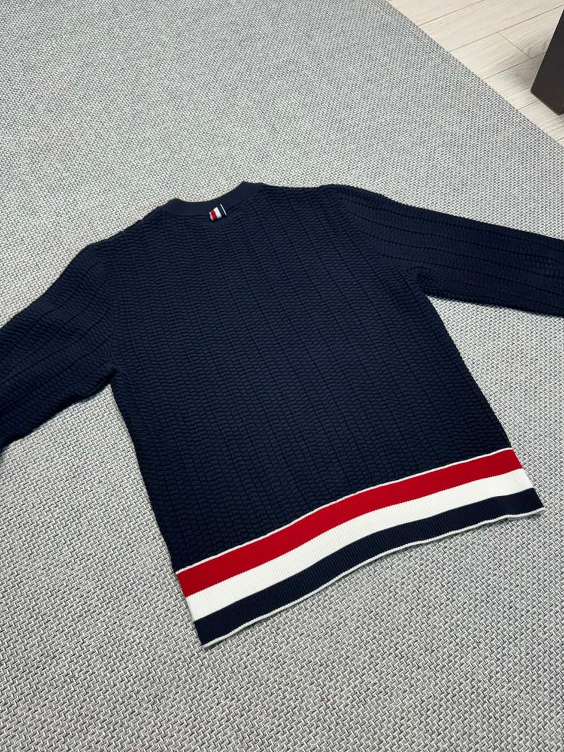 톰브라운 트리밍 스트라이프 풀오버 니트 상품이미지3