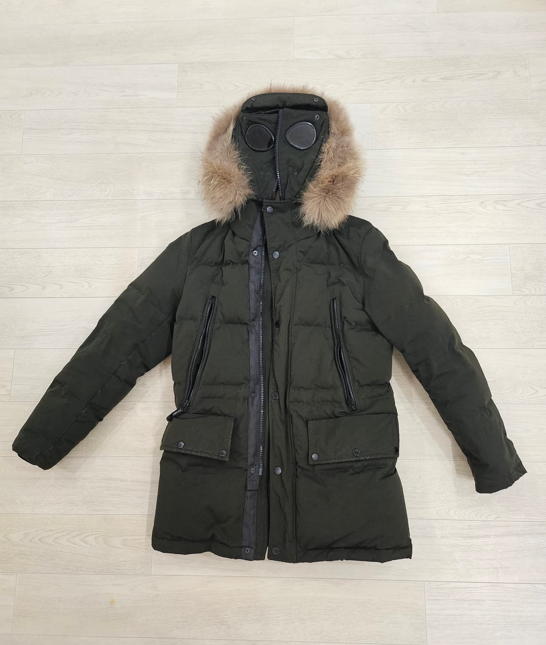 Cp컴퍼니 고글 패딩 다크 그린 100 상품이미지1