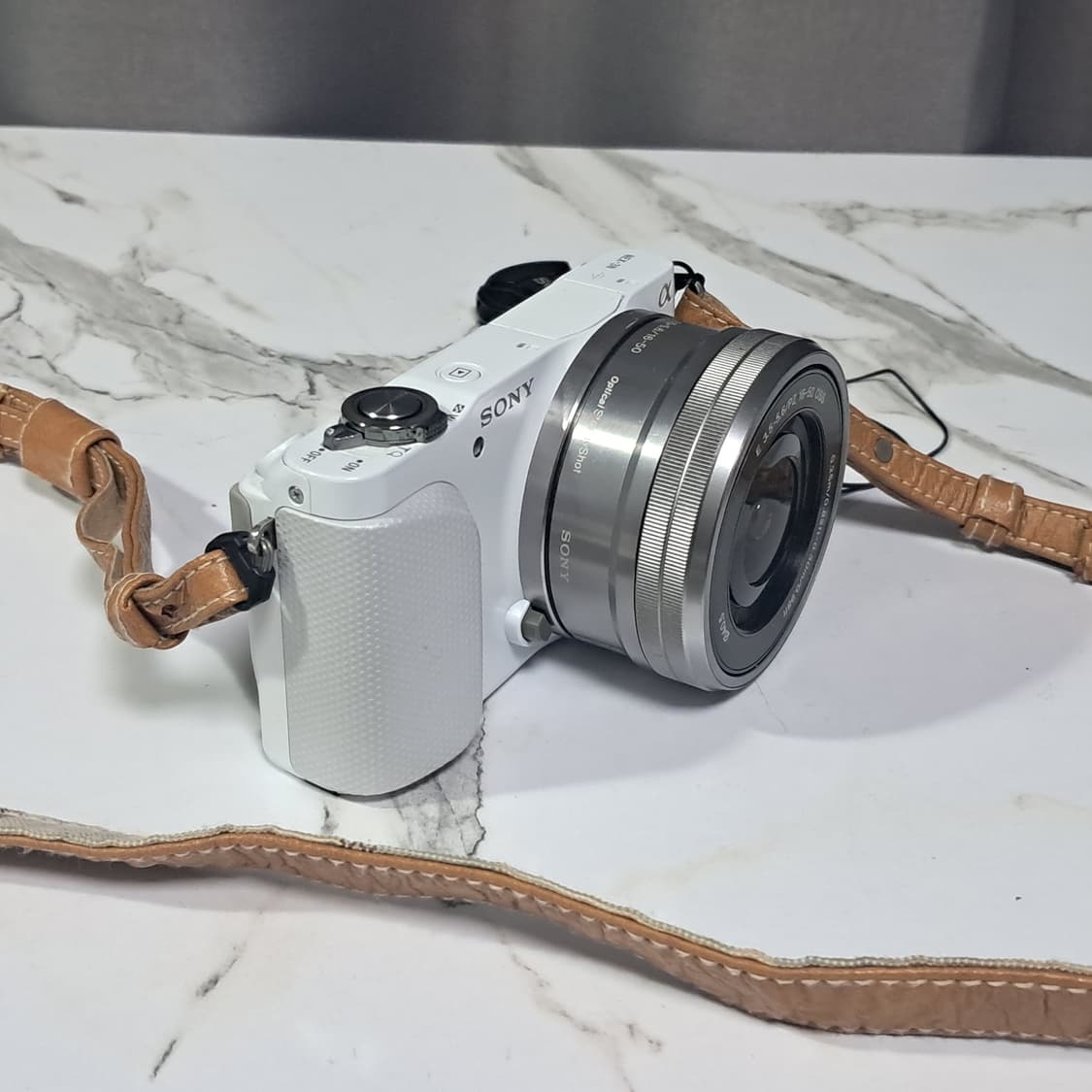 상태좋은! 소니 알파 NEX-3N 바디 /16-50mm 렌즈 상품이미지3