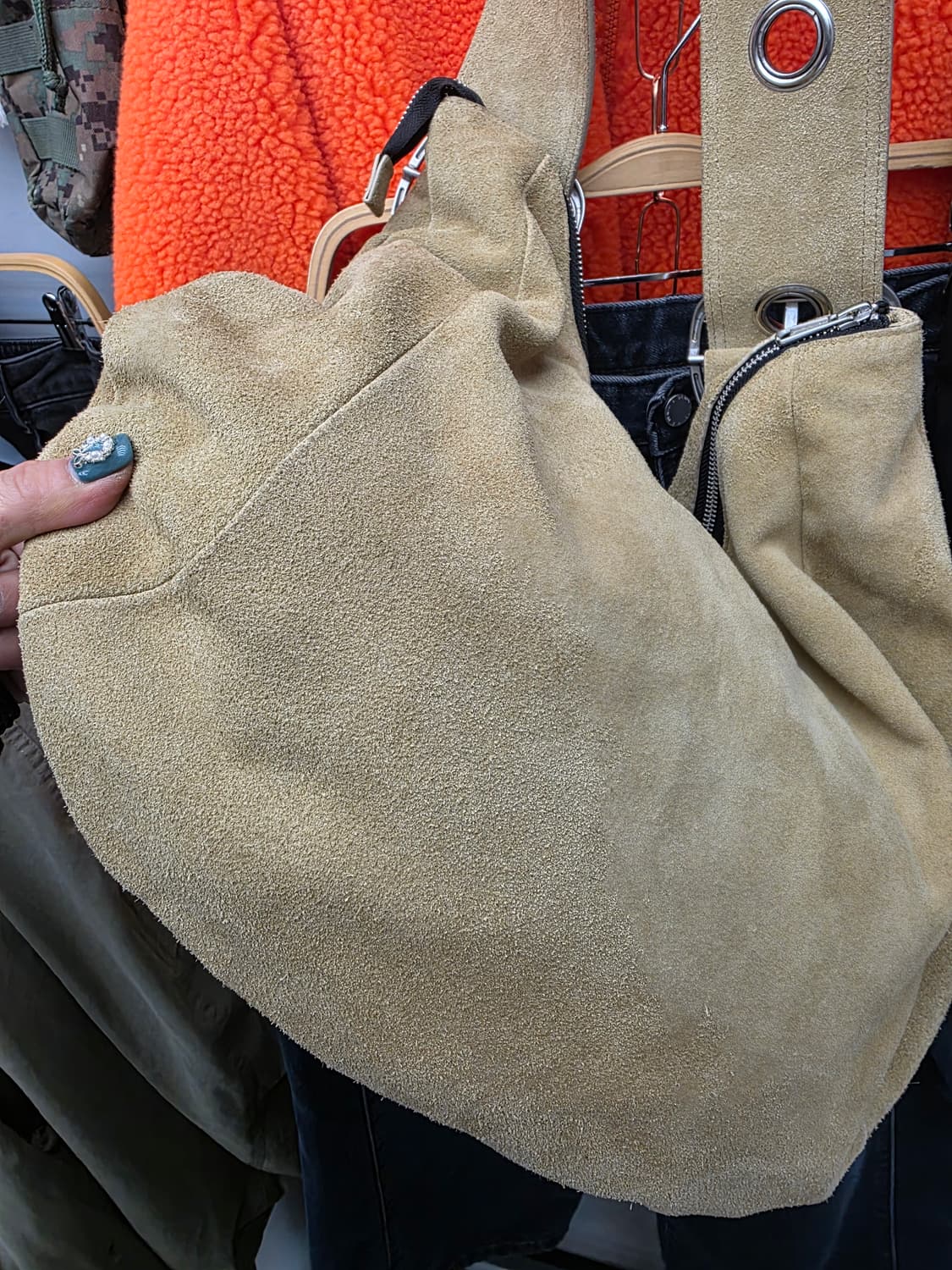 베이컨트 아카이브 VACANT ARCHIVE 벨라 와이드 스트랩 호보백 상품이미지5