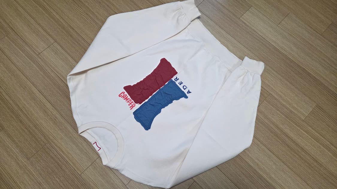 아더에러 베이지 캠퍼 에디션 맨투맨 티셔츠 상품이미지7