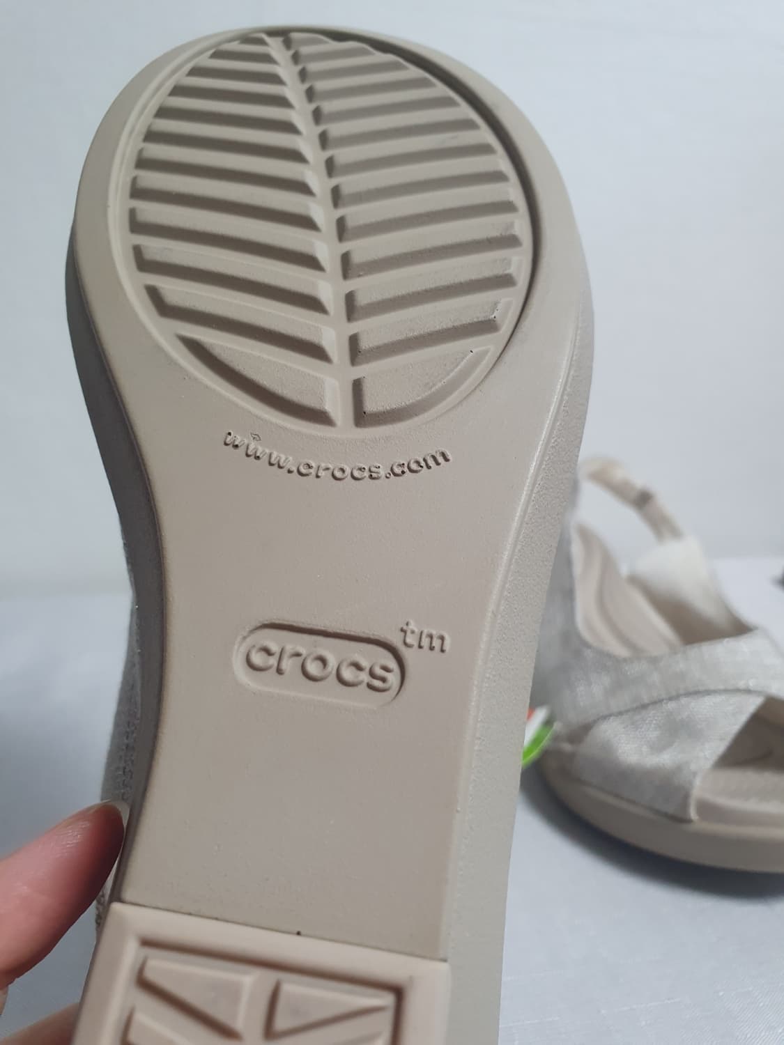 220mm 크록스 레이안 쉬머 슬링백 웨지 샌들 상품이미지9