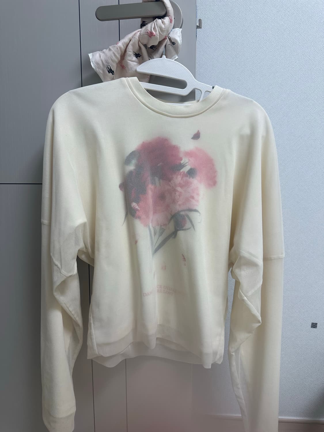 우영미 플라워패턴 메쉬 맨투맨 상품이미지3