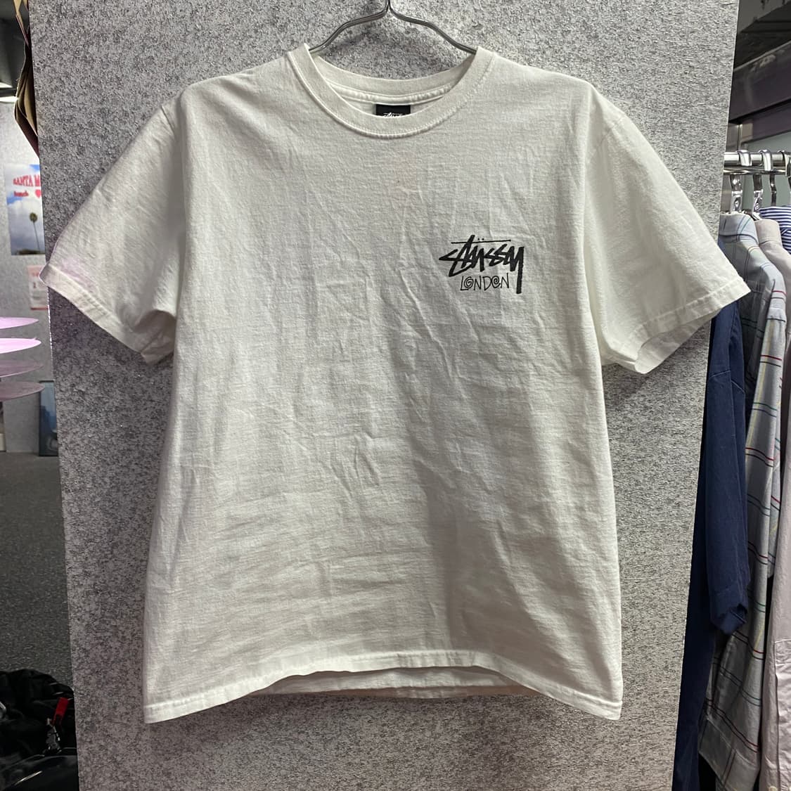 스투시 런던 빅로고 화이트 반팔티 B4210 상품이미지2