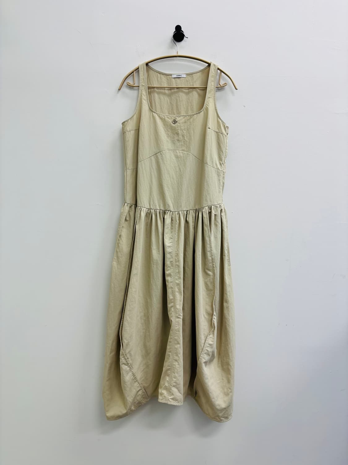 세릭 CERRIC 벌룬 헴라인 나일론 원피스 상품이미지3