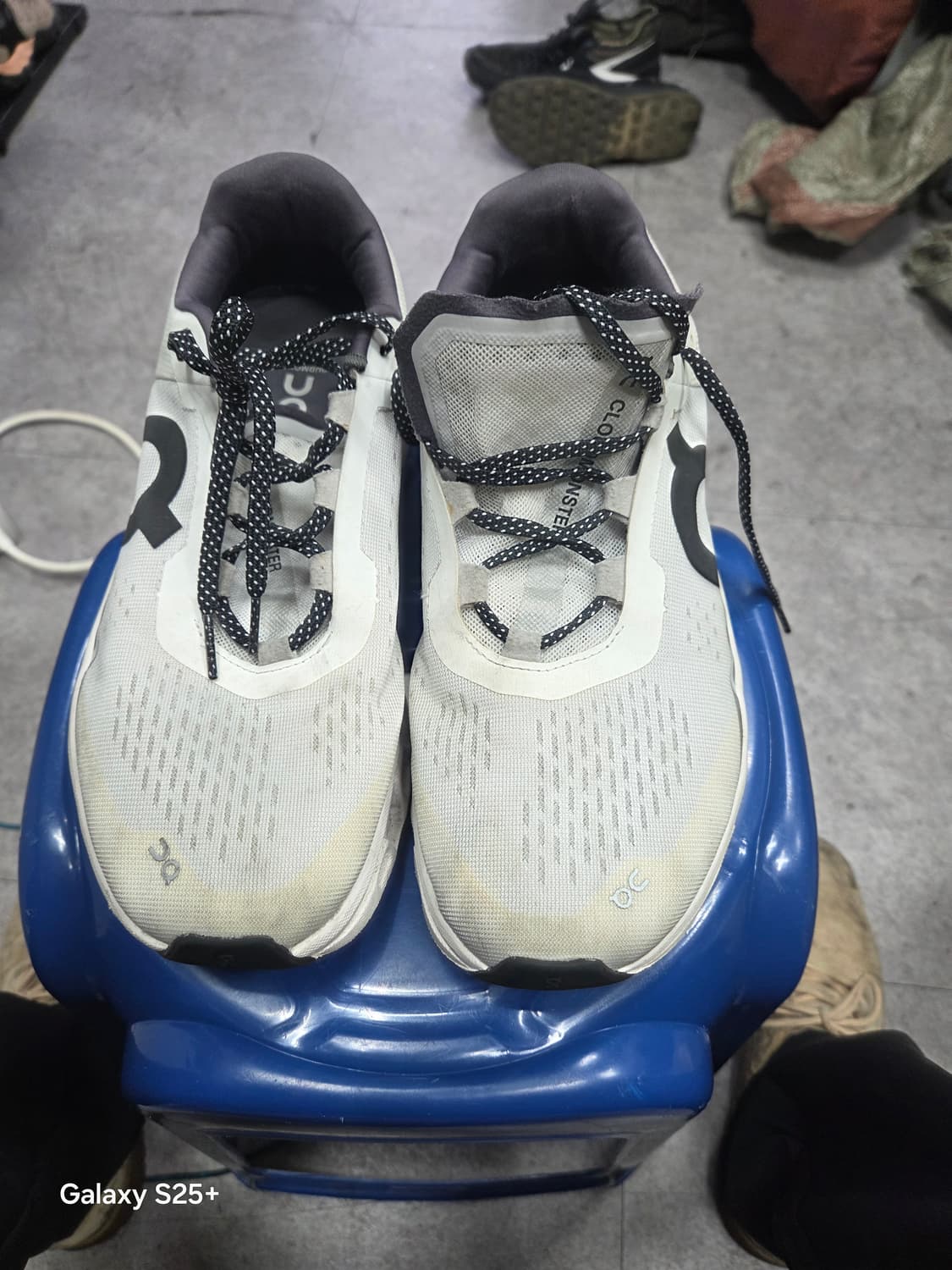 온러닝   클라우드몬스터   런닝화 상품이미지1