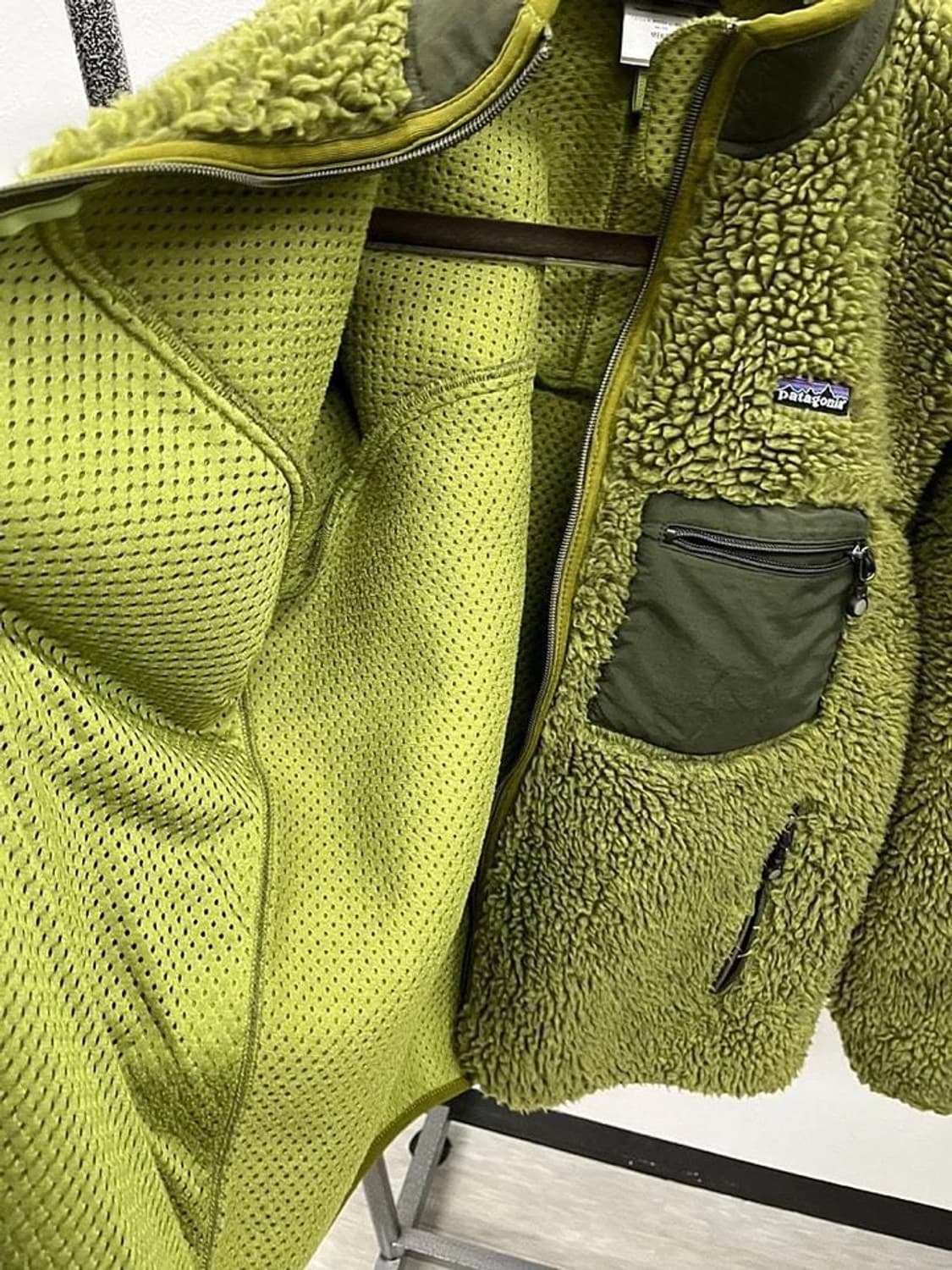 파타고니아 레트로 딥파일 S 카키그린 상품이미지2