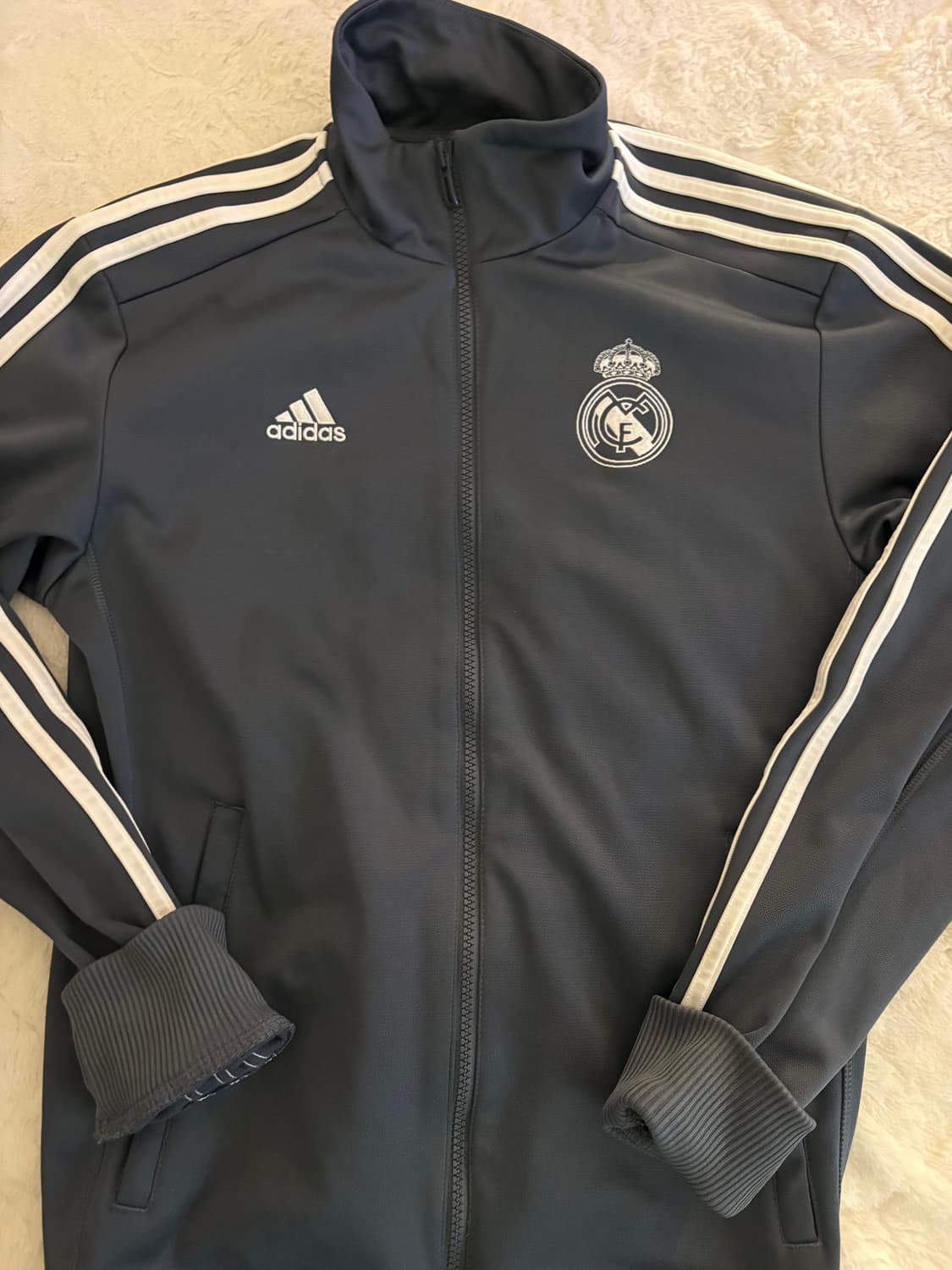 아디다스 희귀 대장급 레알마드리드 그레이 트랙탑 저지 상품이미지1