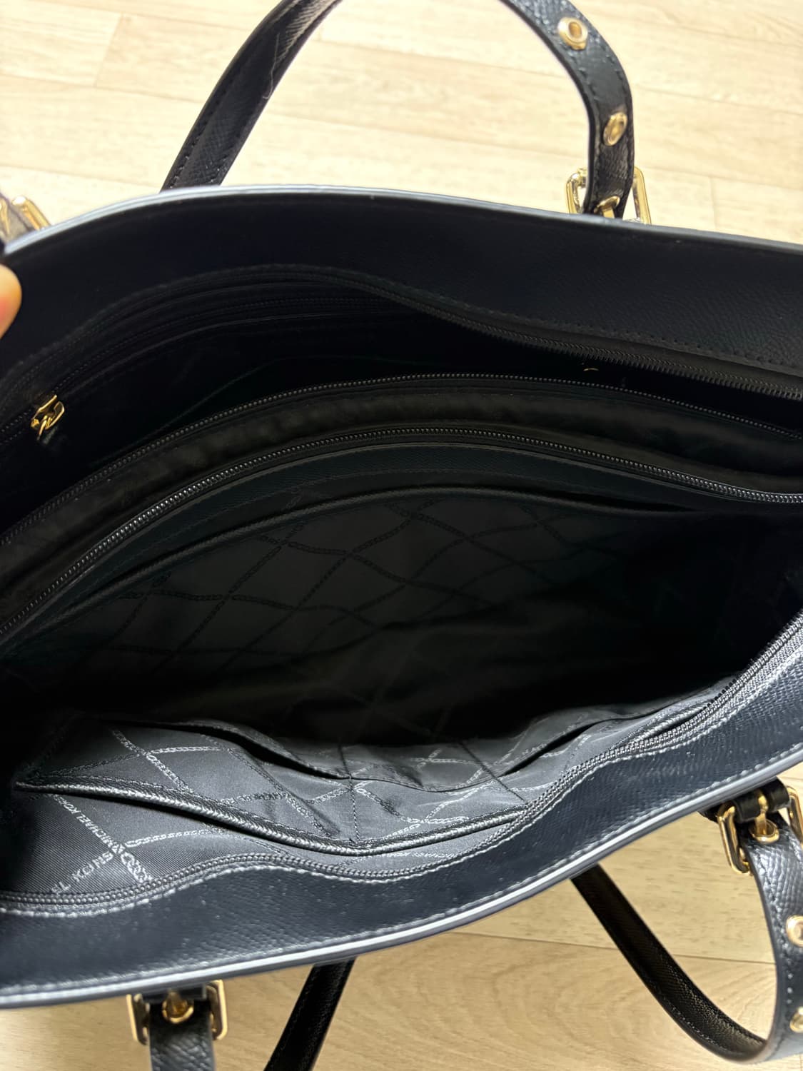 마이클코어스 토트백 블랙 상품이미지4