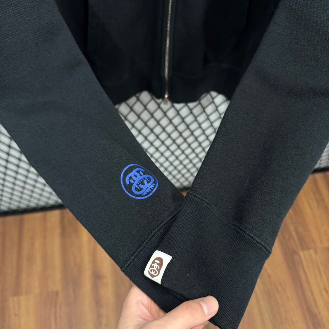 10F/W 베이프 X 스투시 샤크 후드 집업 30주년 기념 콜라보 블랙 상품이미지5