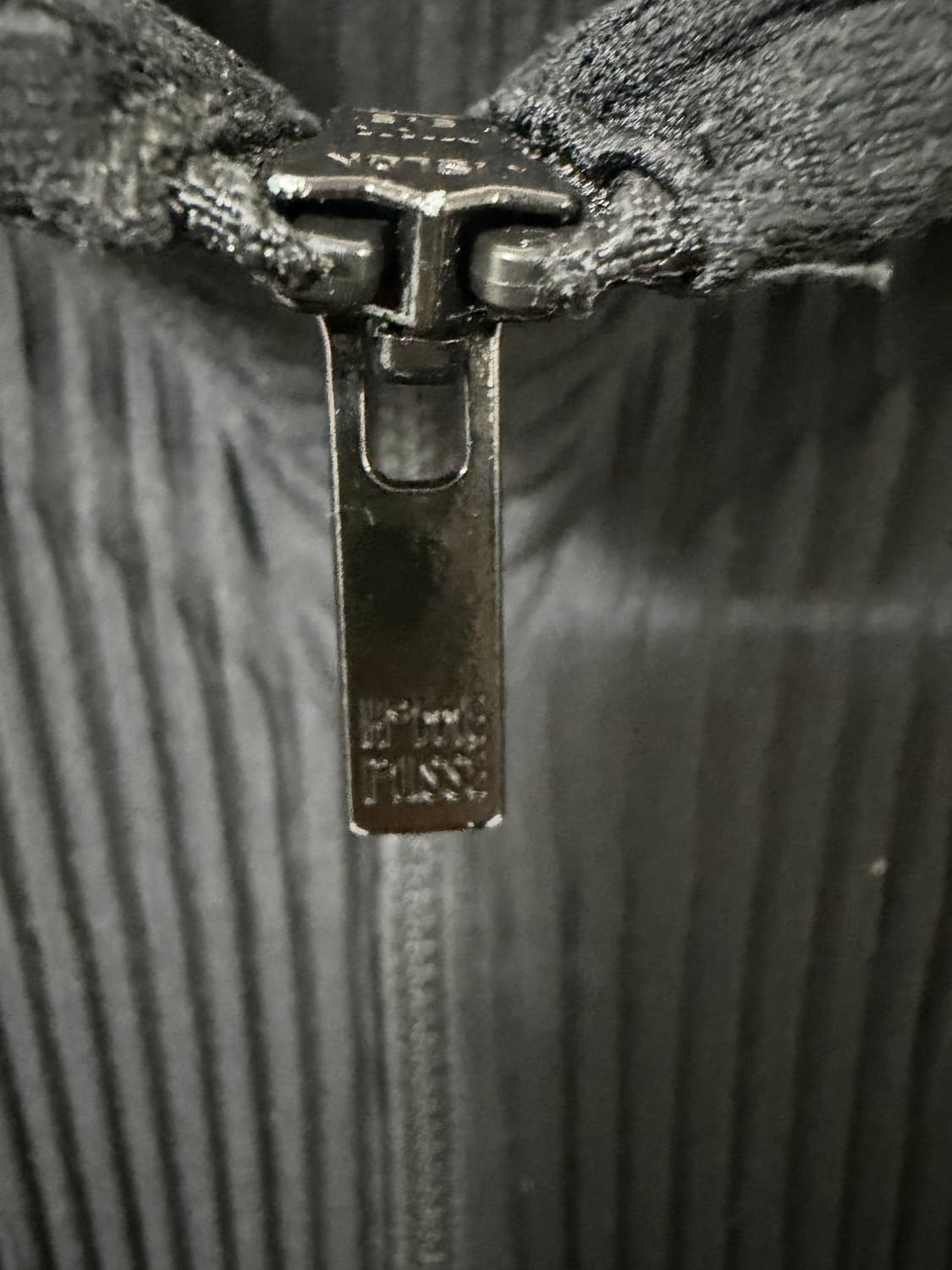 [3] 옴므플리세 넥집업 블랙 상품이미지4