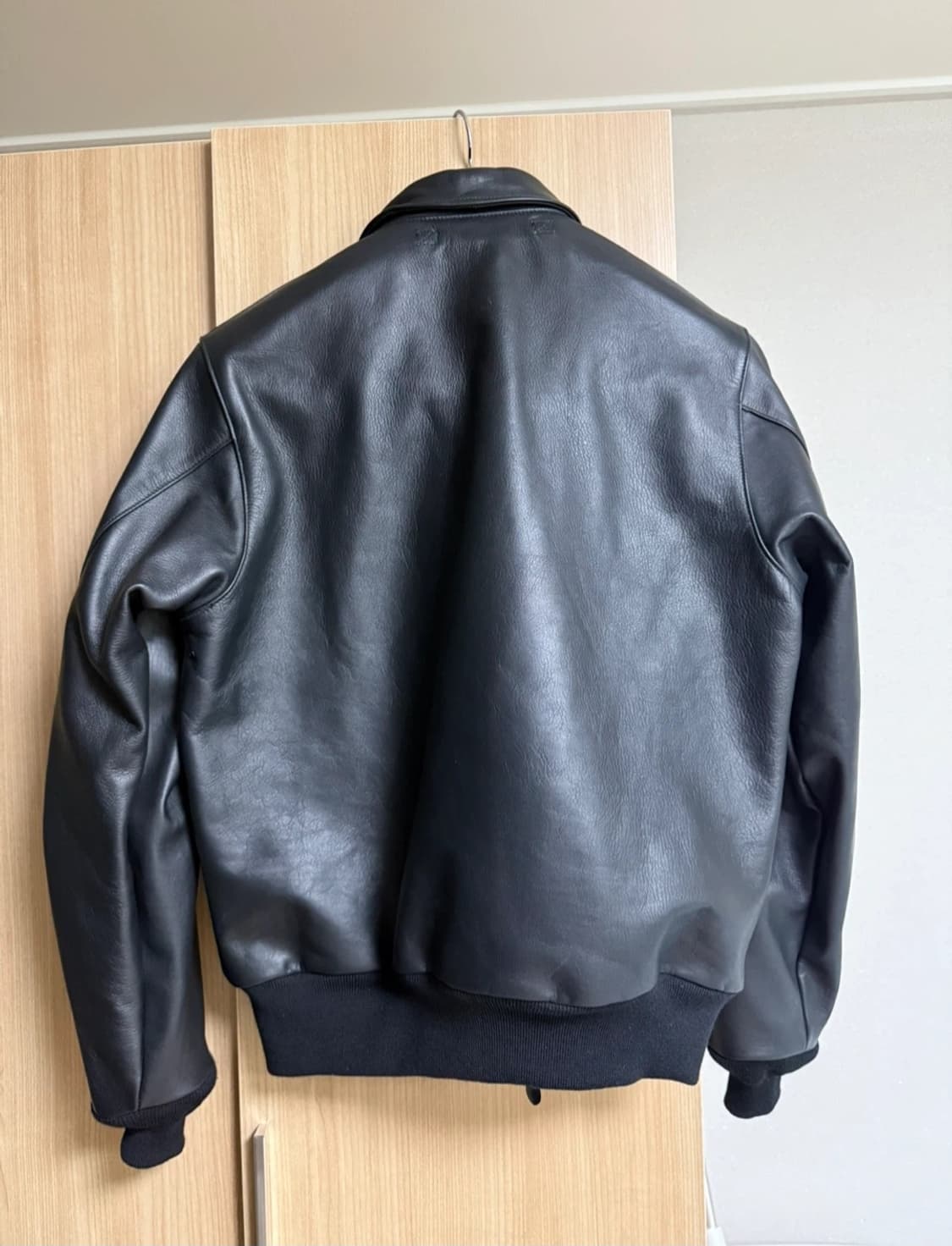 아카펠라클로딩 a2 소가죽제품 판매합니다.( 예약중) 상품이미지2