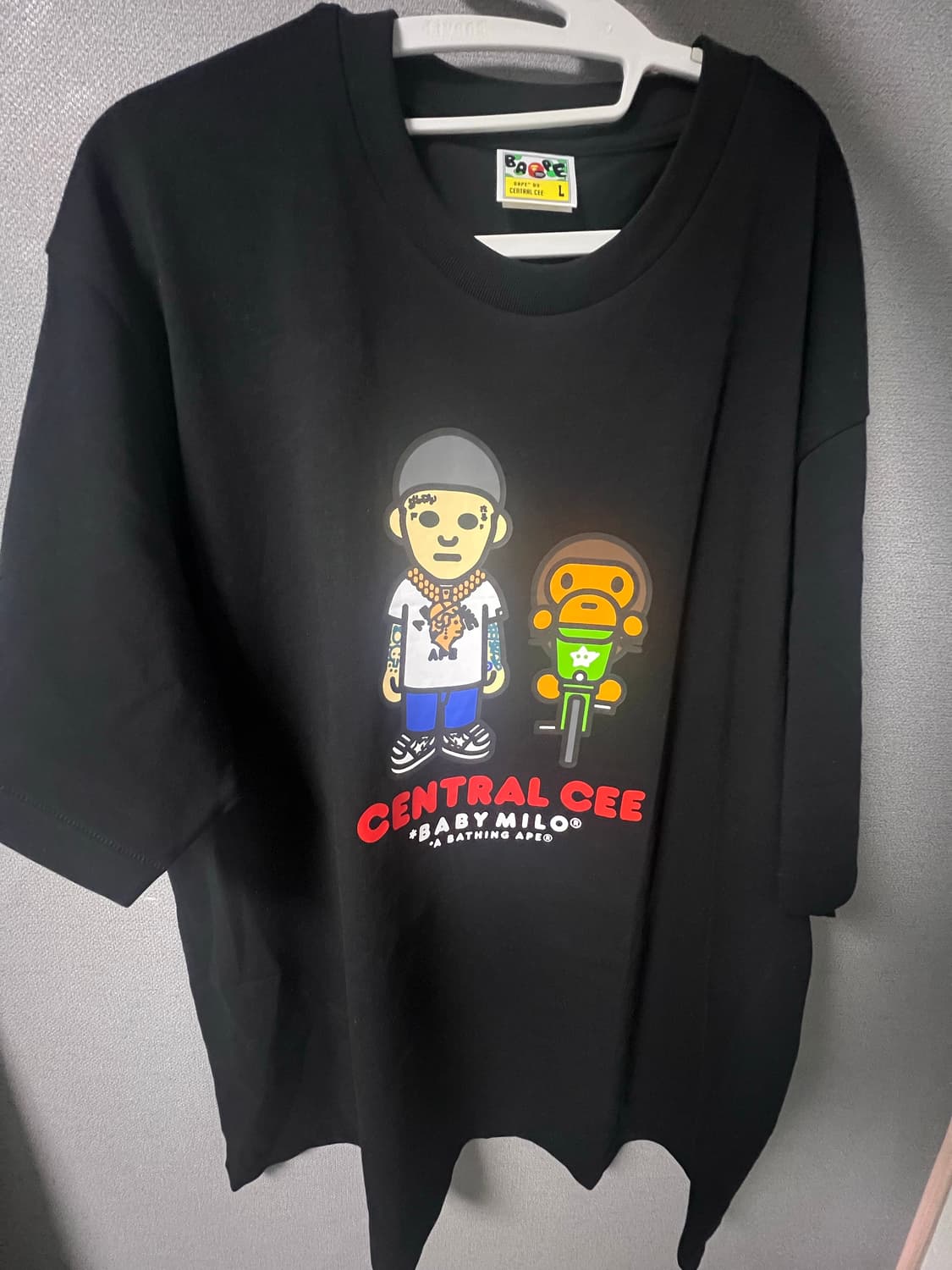 (미발매 정품) bape x synaworld 센트럴씨 콜라보 반팔티 상품이미지2