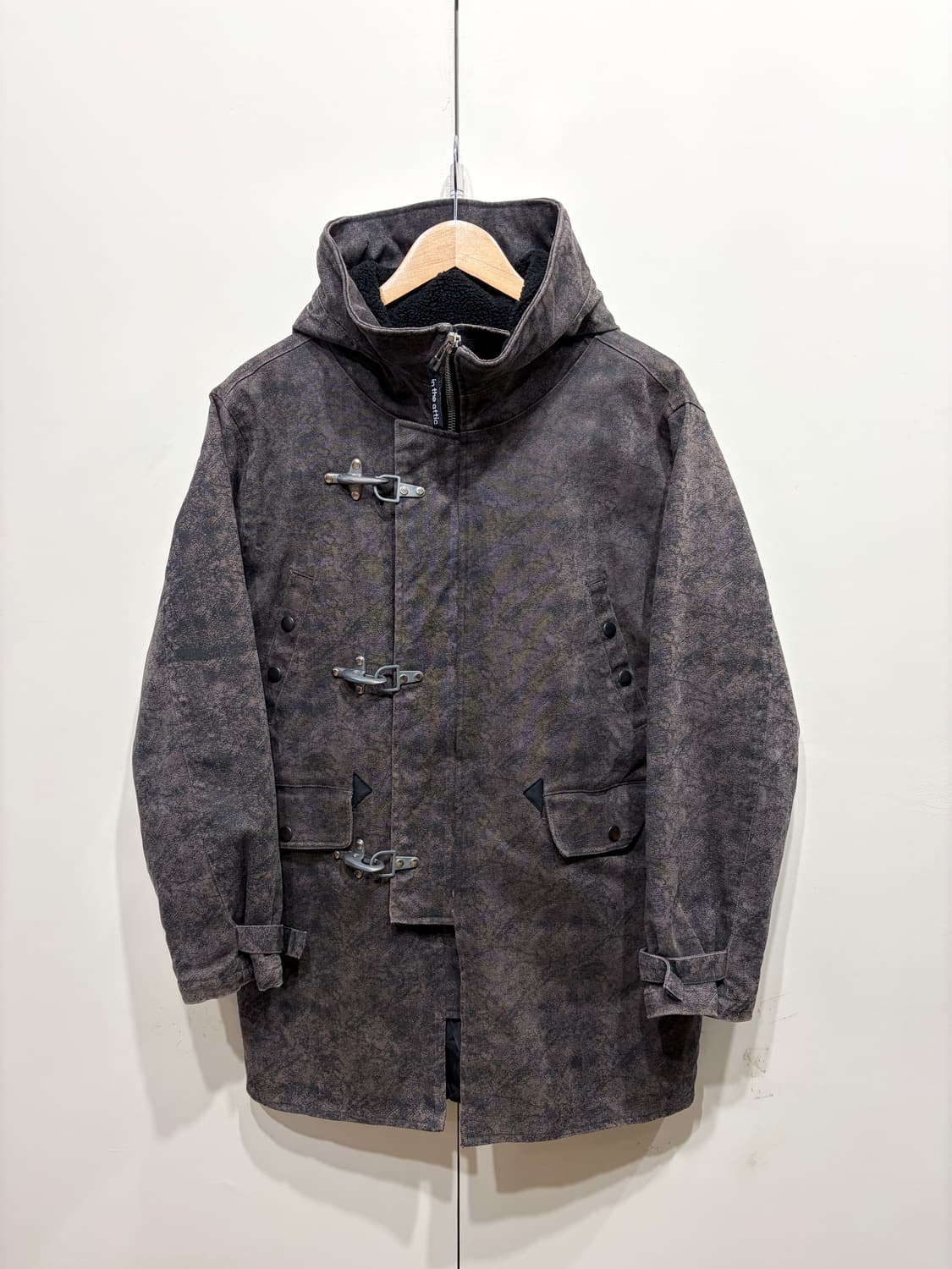 in the attic 스톰 워싱 토글 후드 자켓 상품이미지1