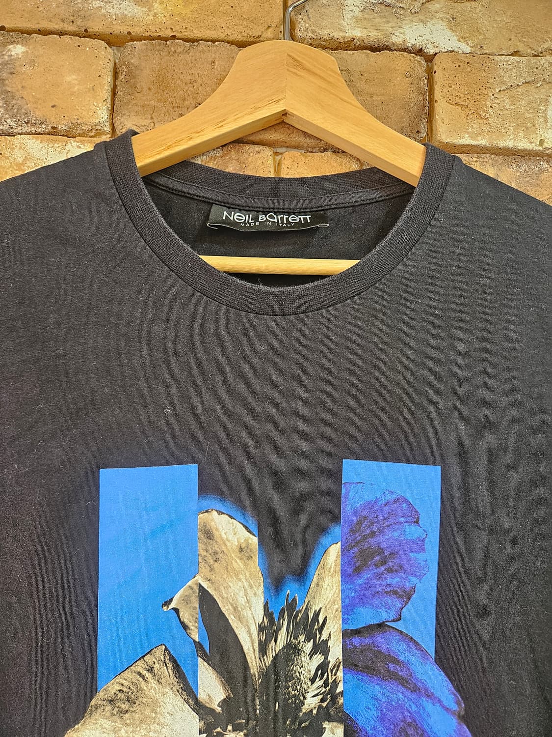 닐바렛 블랙 플라워 프린팅 반팔 티셔츠 상품이미지4