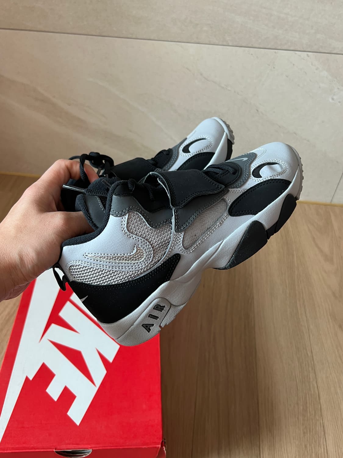 [240mm] [새제품] 튼튼하고 힙한 나이키 에어 스피드 터프 (그레이 상품이미지1