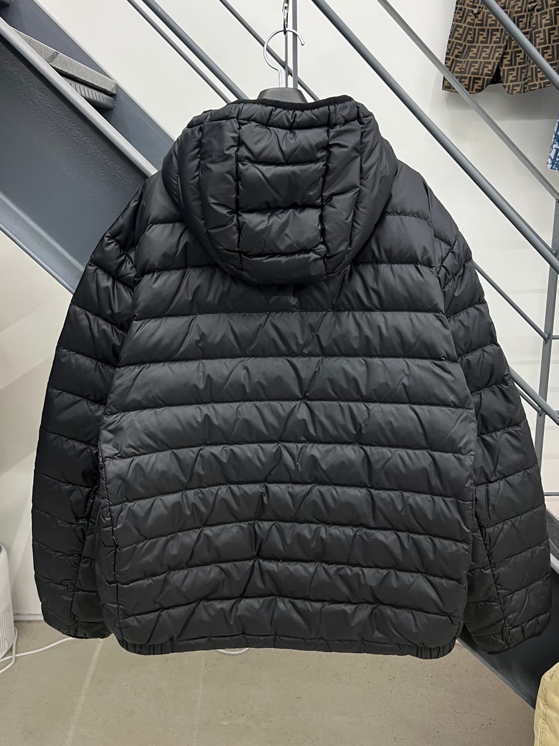 폴로랄프로렌 블랙 패커블 경량 패딩 상품이미지4