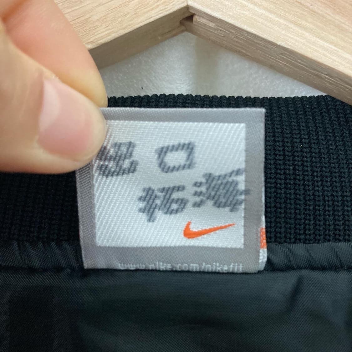 나이키 블랙 화이트 배색 빅로고 웜업 상품이미지6