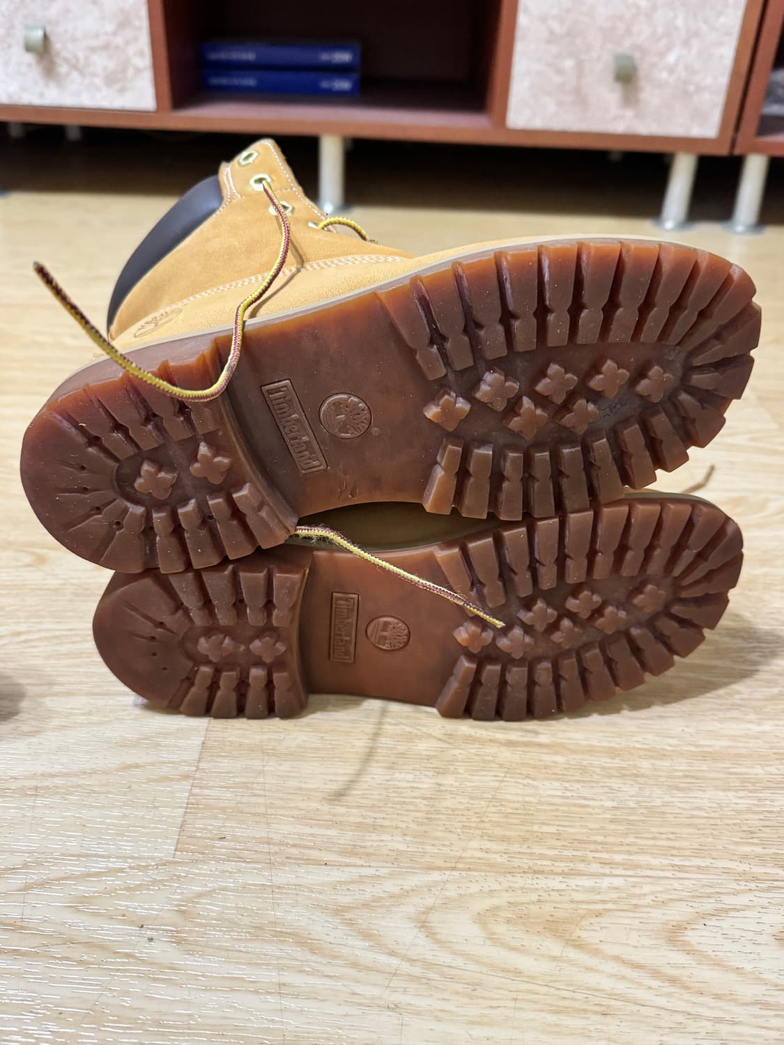 팀버랜드 6인치 프리미엄 부츠 7M (240) 상품이미지9