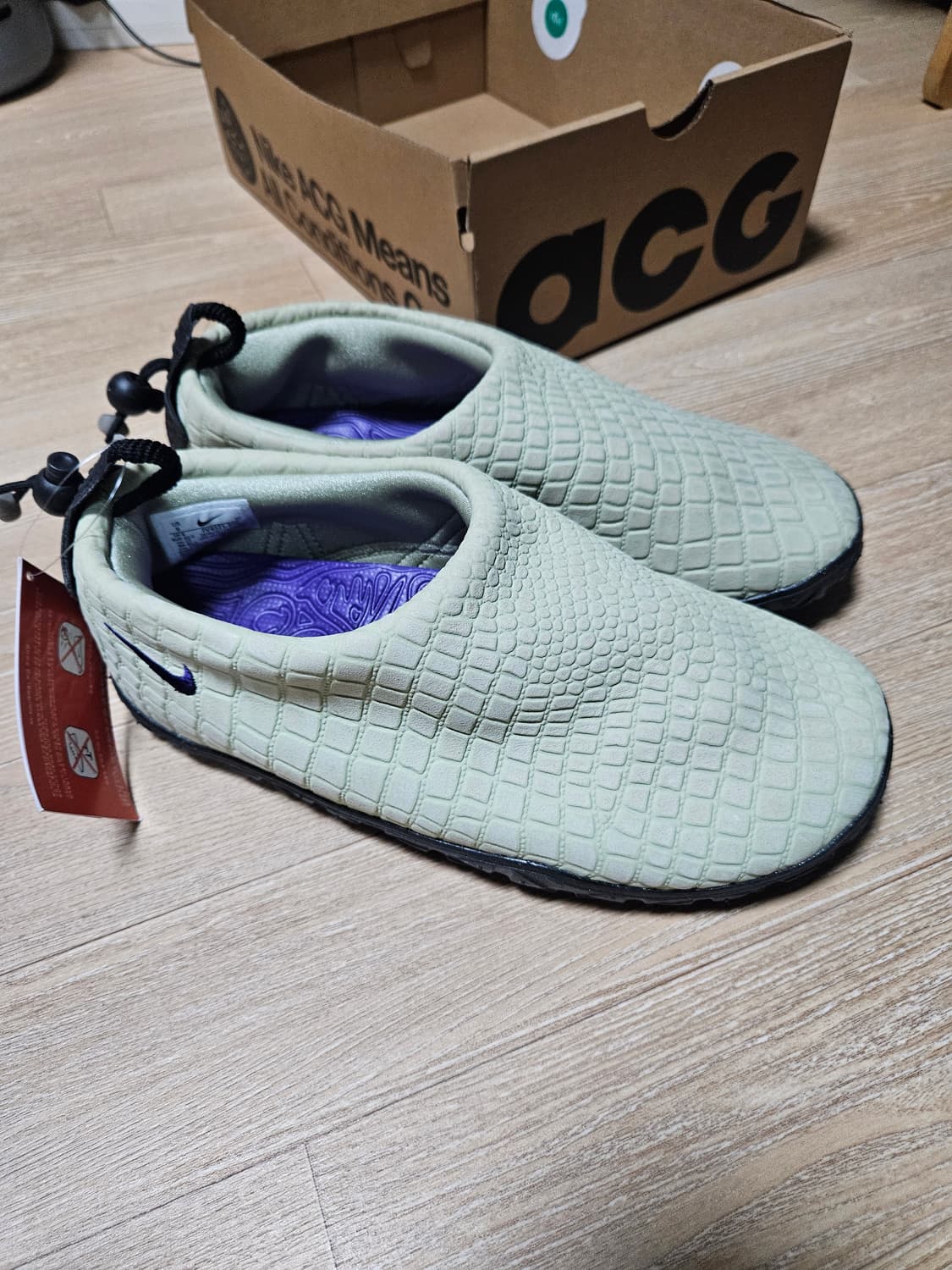 나이키 ACG 목 moc 프리미엄 뱀피 메론 265-270 상품이미지1