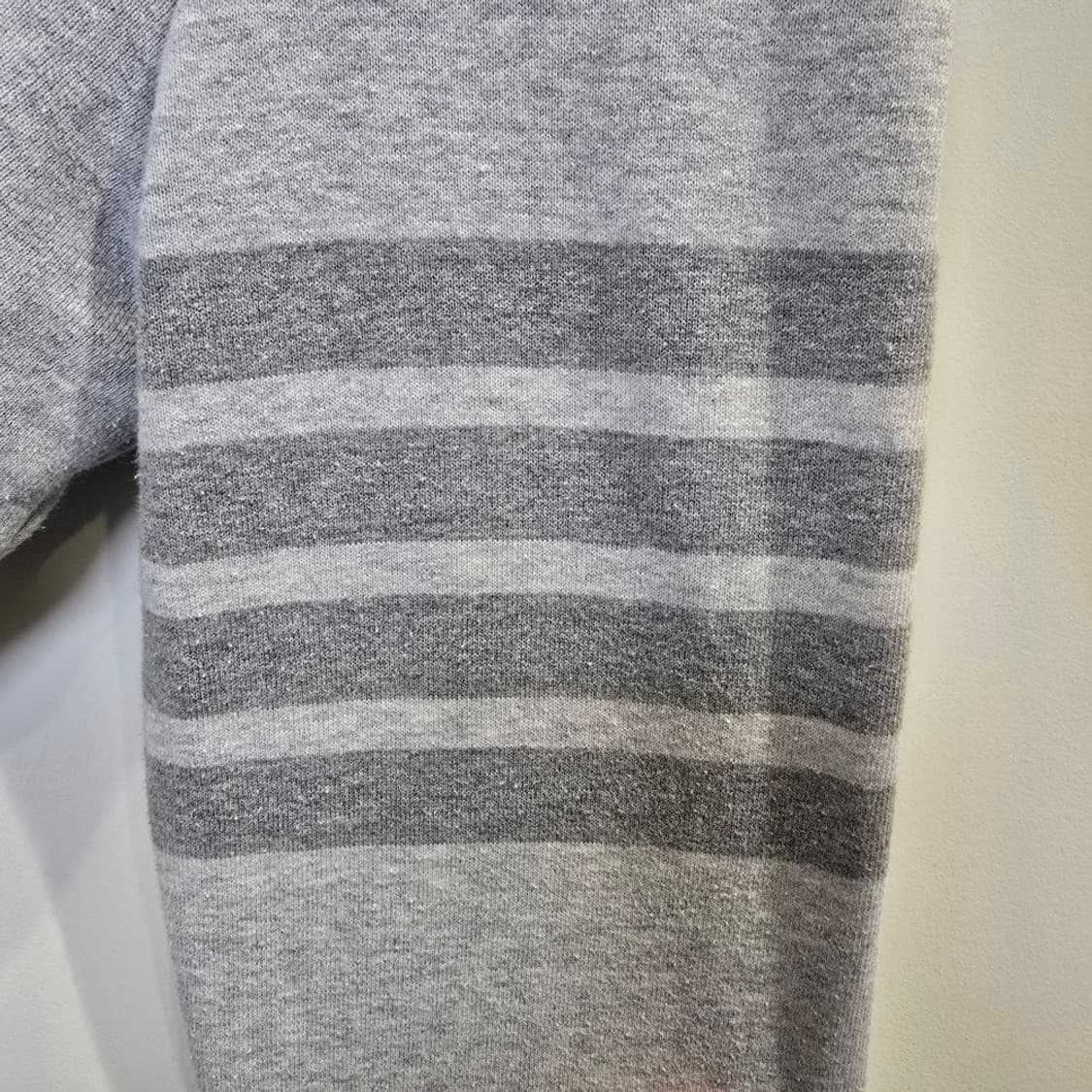 [중고/정품] 톰브라운 사선 완장 맨투맨 그레이 상품이미지5