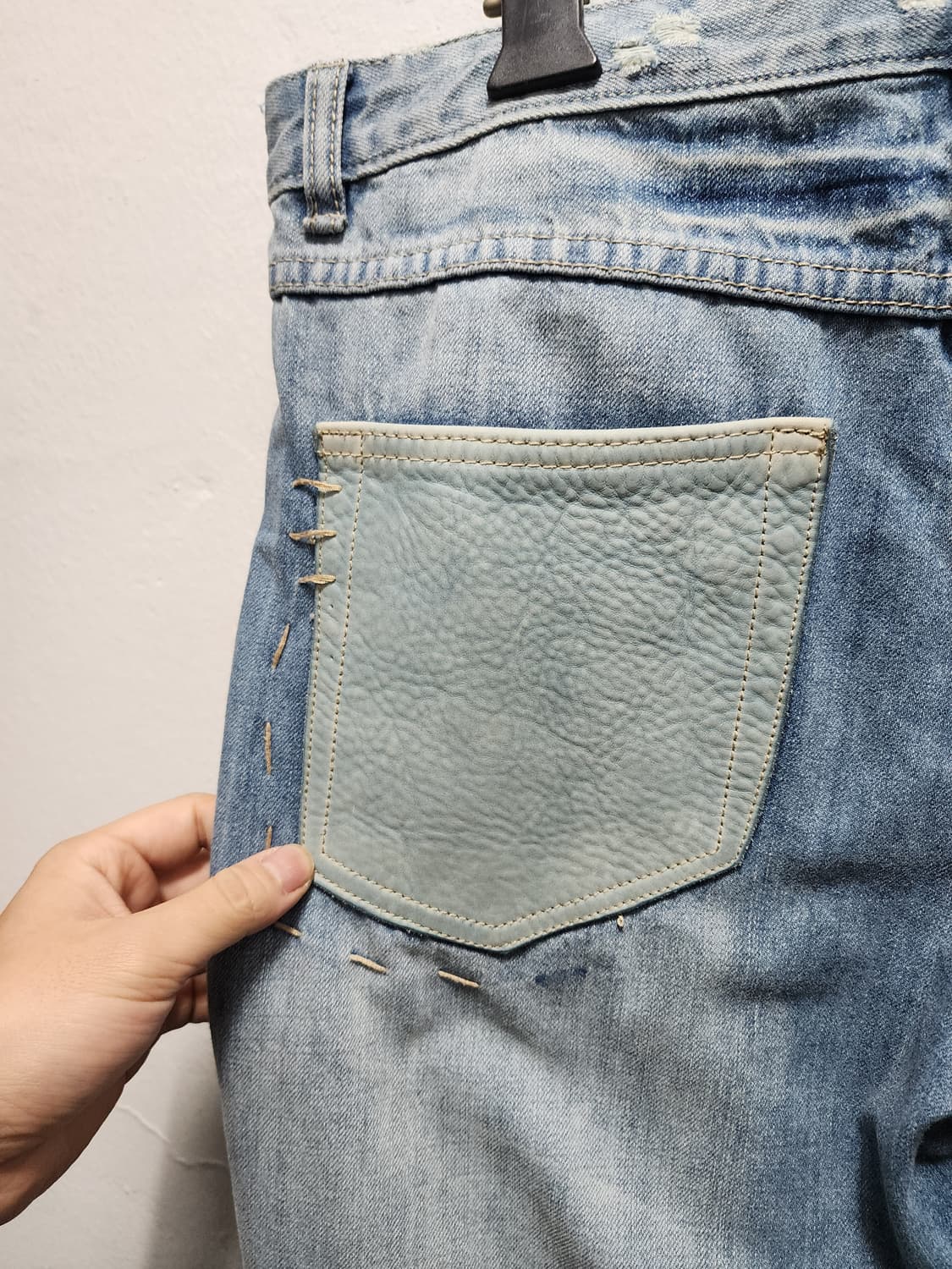 CRAZY LEOPARD 일본판 가죽패치 자수디테일 데님 상품이미지4