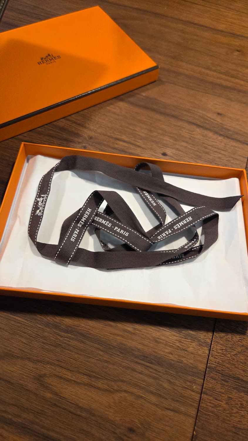 에르메스 트윌 장지갑 에토프색상 팝니다. 상품이미지5