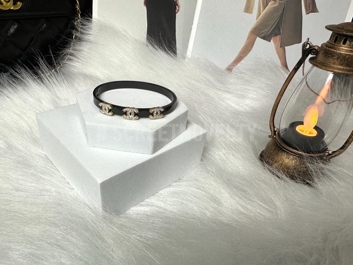 샤넬 골드 CC 포인트 크리스탈 팔찌 상품이미지3