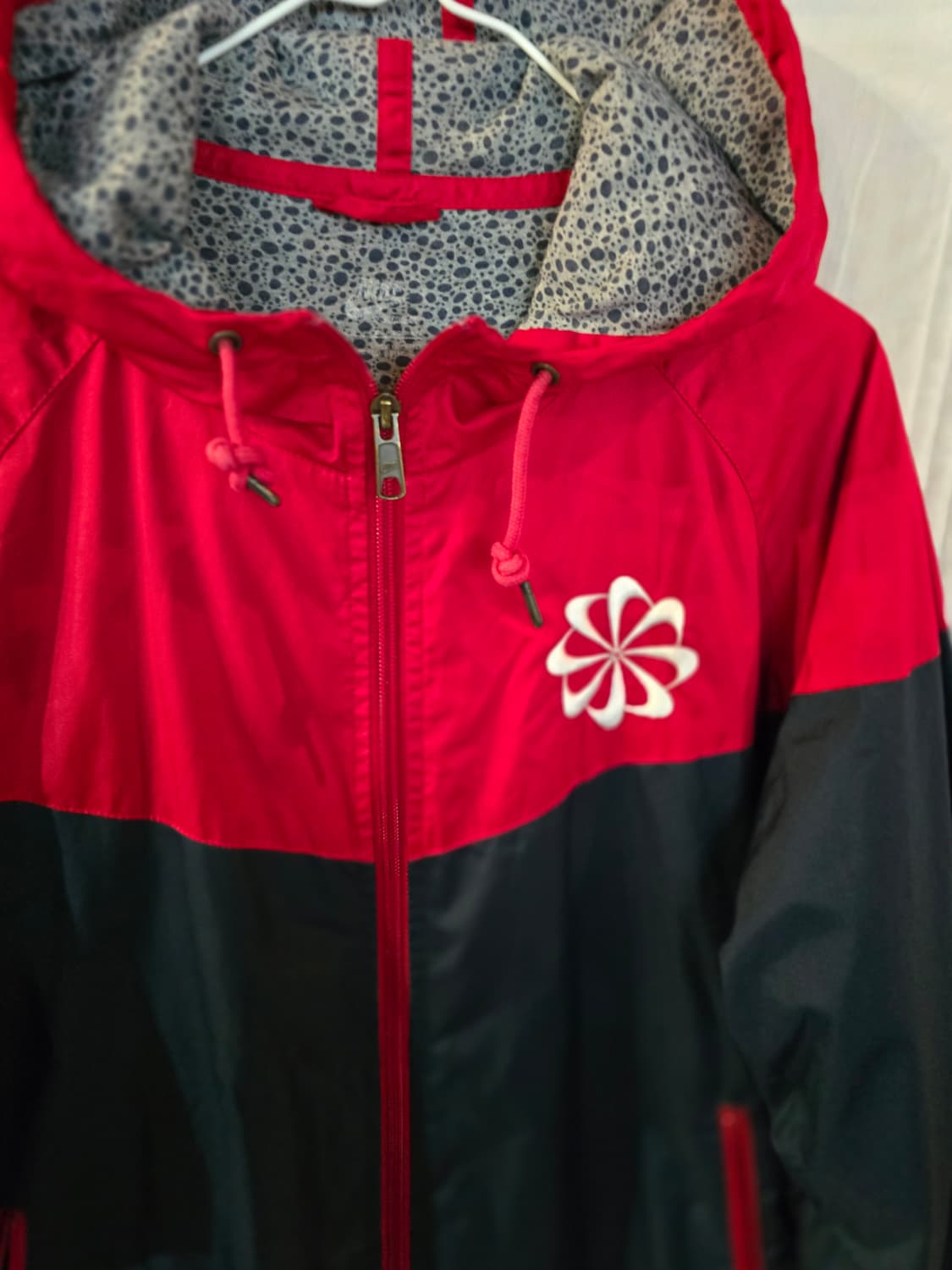 나이키 바람막이 레드/블랙 꽃 로고 상품이미지1